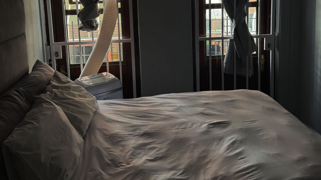 9 Balcony Room
